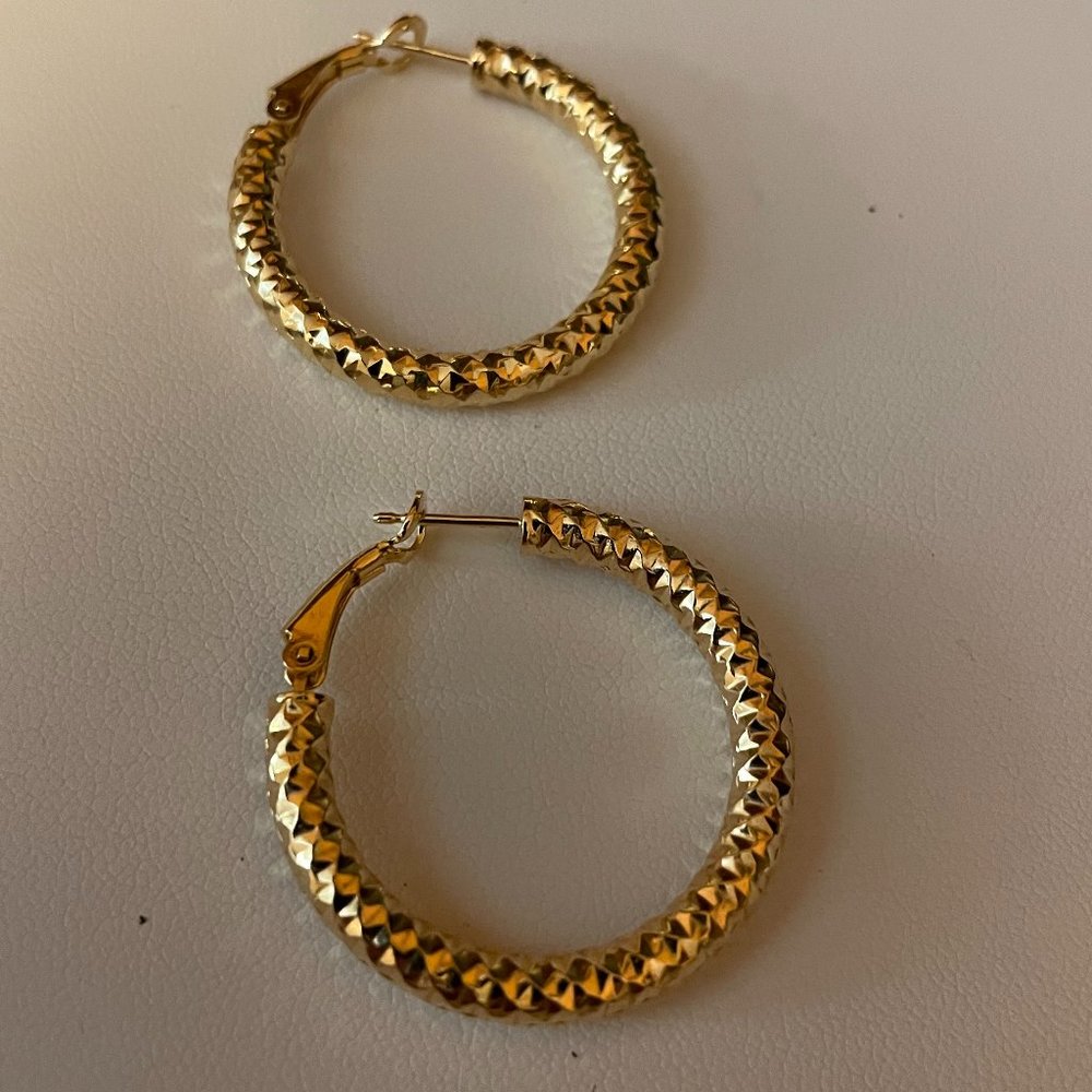 Diamond Cut 1.25 Hoop Earrings